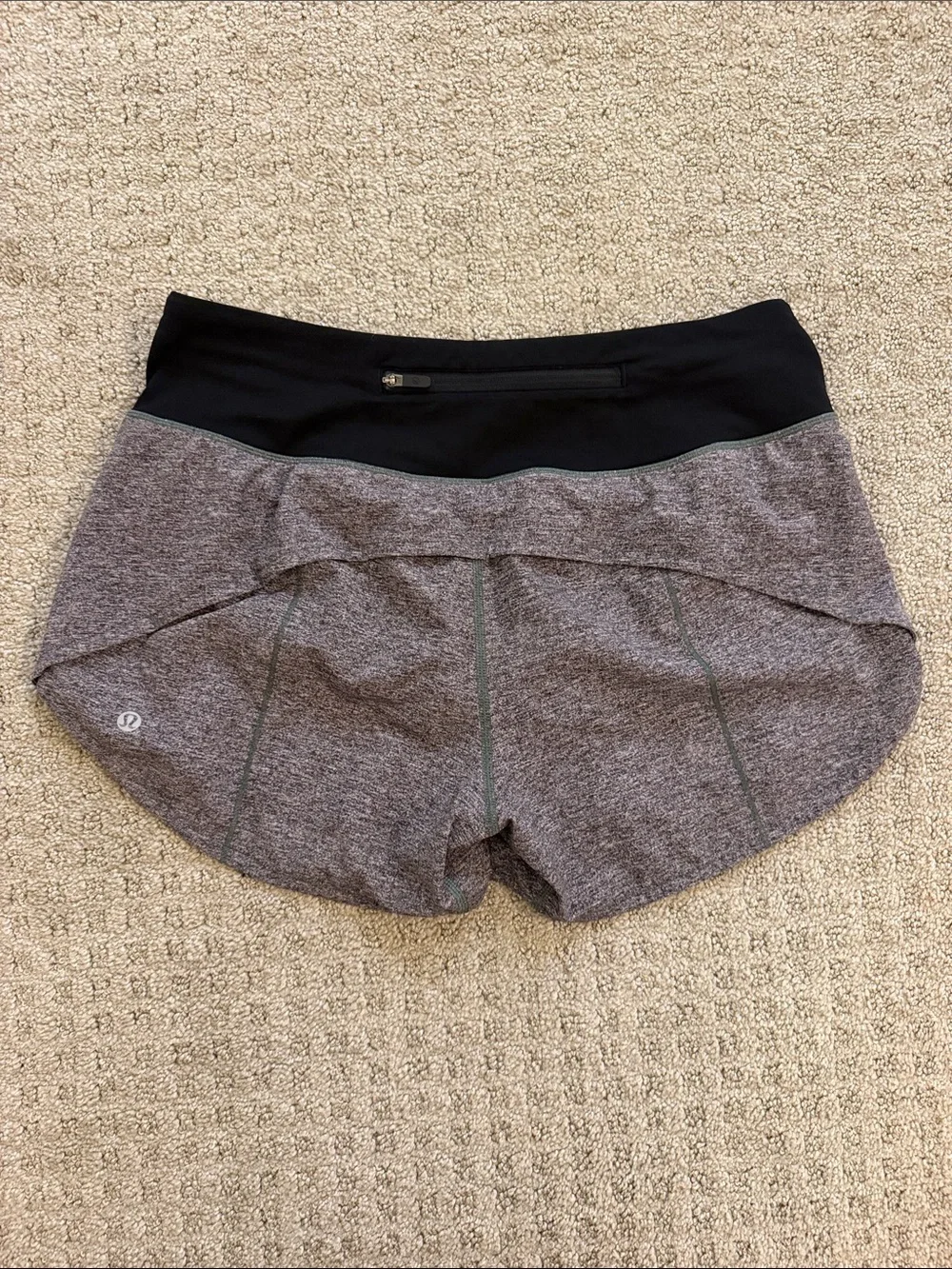 Lululemon Black Waistband Gray Heather Run Speed Shorts Size 6 Workout Athletic